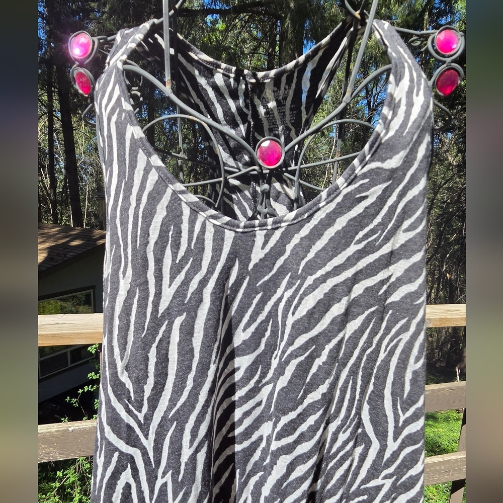 Stranded Zebra Sheer Layering Long Tank SzXL HOST PICK!🎉🎊 - Picture 4 of 7